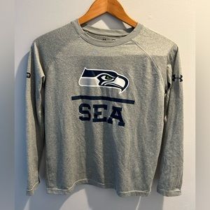 Boys Seattle Seahawks long sleeved t shirt youth Medium